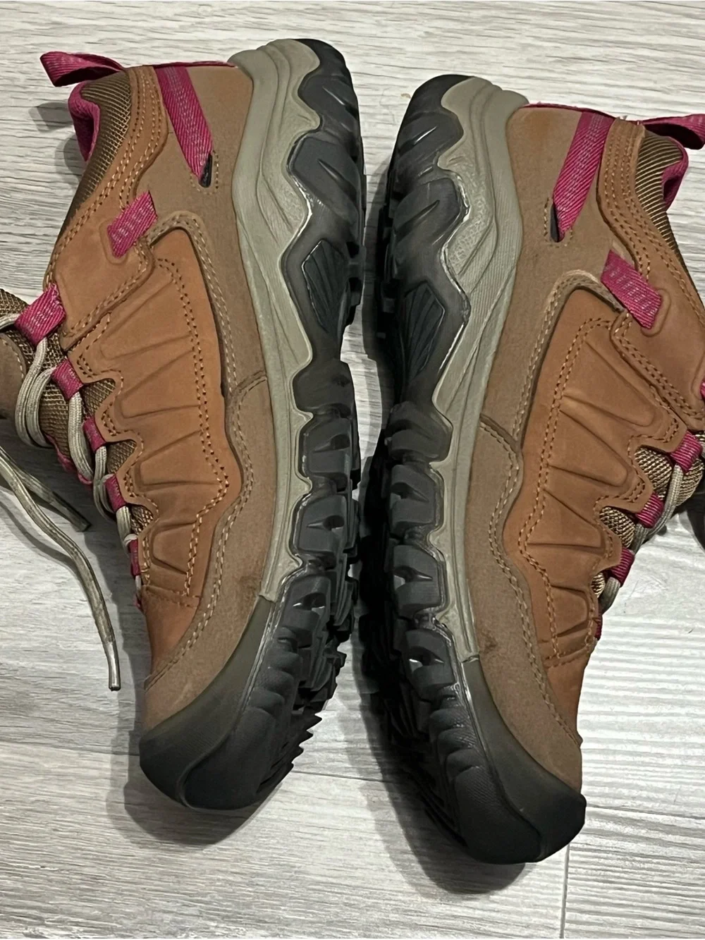 Keen Women's Brown and Magenta Trail Shoe